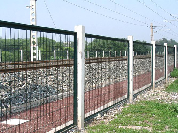 铁路护栏图片1